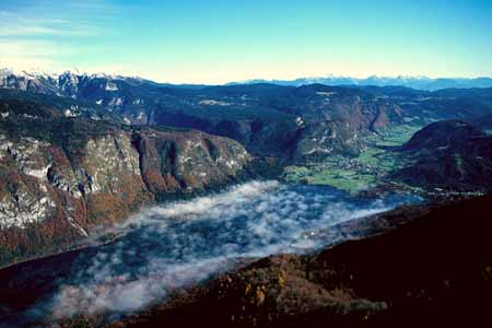 L0373_jezero_panorama