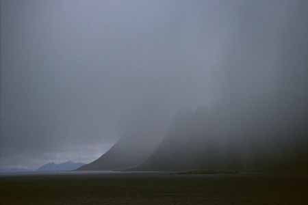 L0392_norwegen_berge_in_wolken