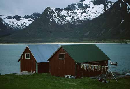 L0395_norwegen_zwei_huetten