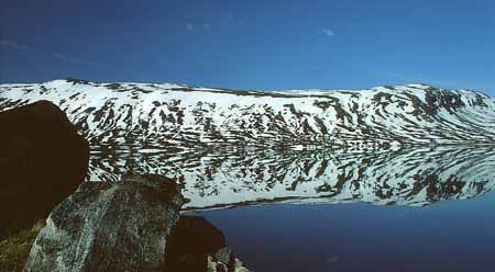 L1373_fjell_spiegelung_norwegen