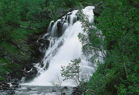 L1408_wasserfall_schweden