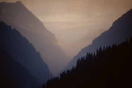 L1537_dolomiten_italien_nebel_im_tal