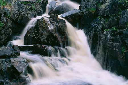 L2986_wasserfall_schweden