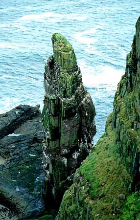 P0489_fels_im_meer
