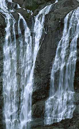 P1165_wasserfall_18_norwegen