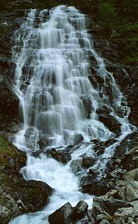 P1167_wasserfall_19_norwegen