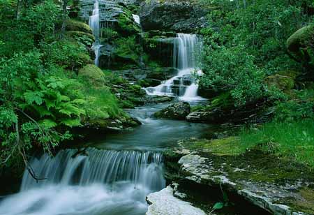 P1325_wasserfall_norwegen