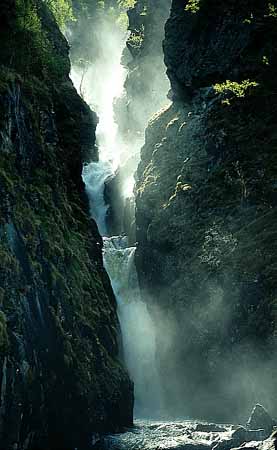 P1386_wasserfall_norwegen
