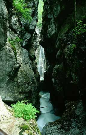 P2274_klamm