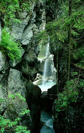 P2287_klamm