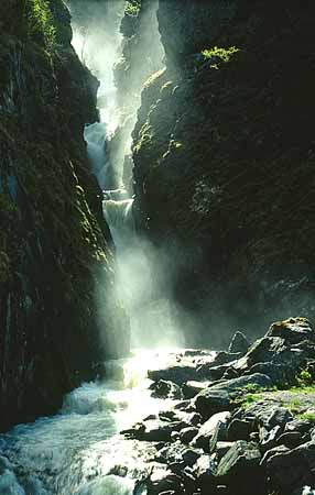 P2443_wasserfall_norwegen