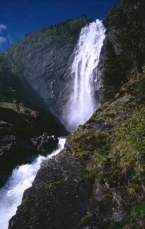 P2444_wasserfall_norwegen_1
