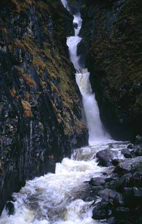 P2446_wasserfall_norwegen_2