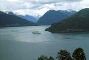 L1205_fjord_norwegen_schiff