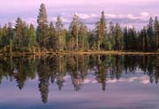 L2883_spiegelung_see_schweden_ver